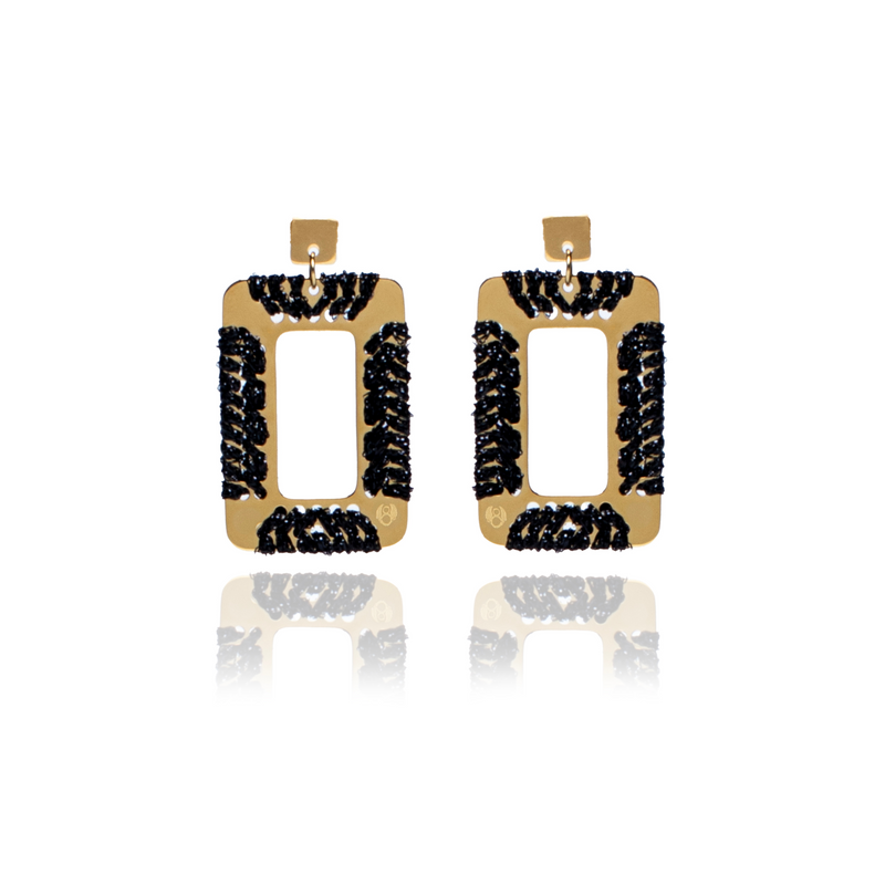 18K GOLD SQUARE DANGLING EARRINGS