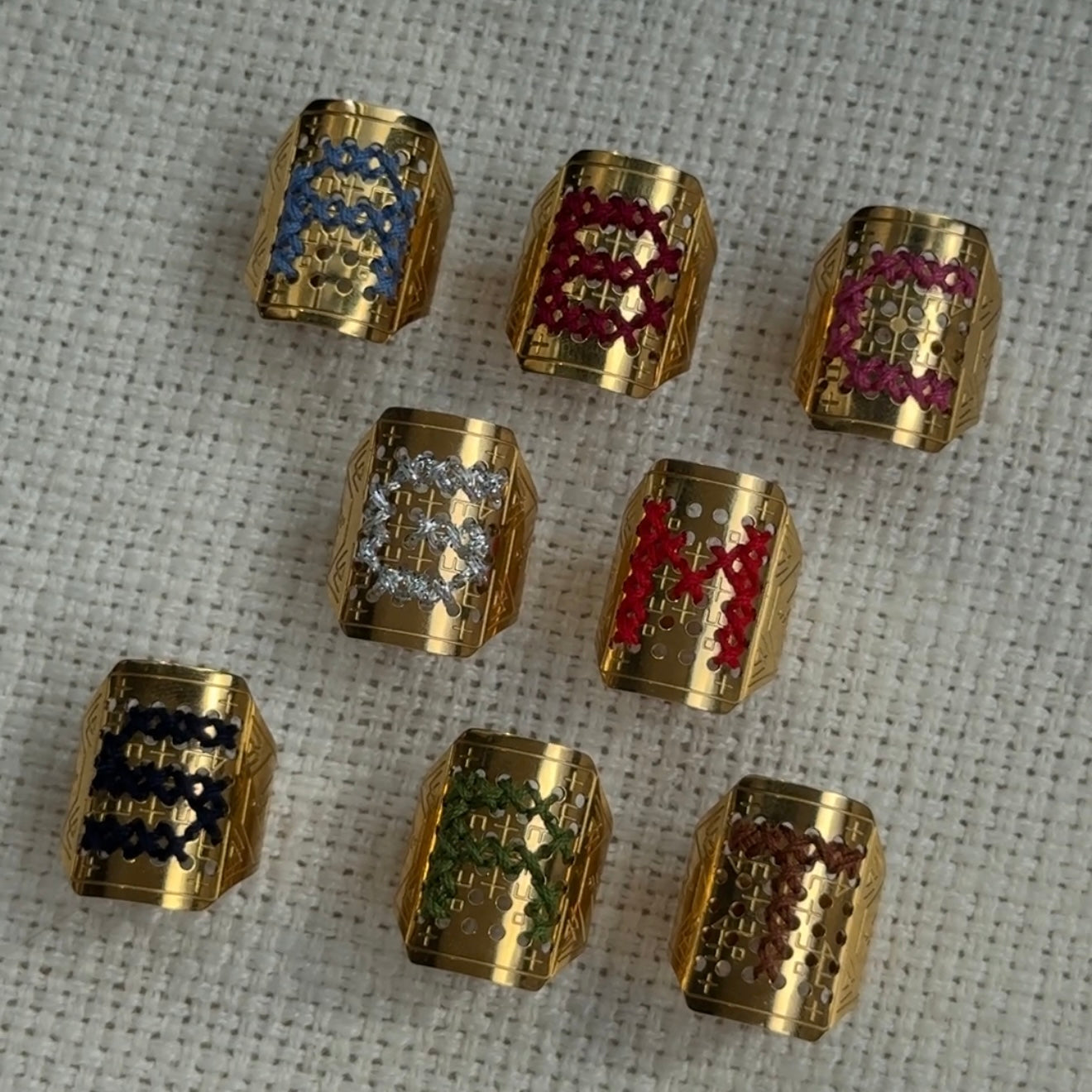 ANELLO ALTO IN ORO 18K - Lettera