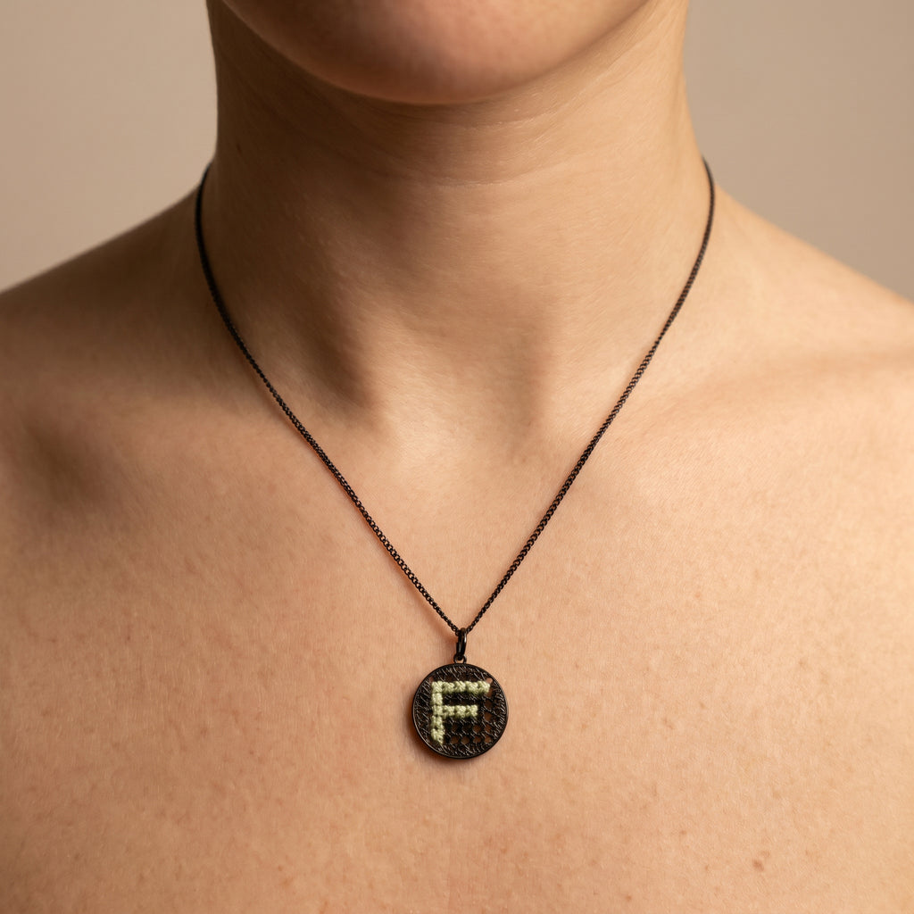 COLLANA CIONDOLO PICCOLO RUTENIO - Lettera