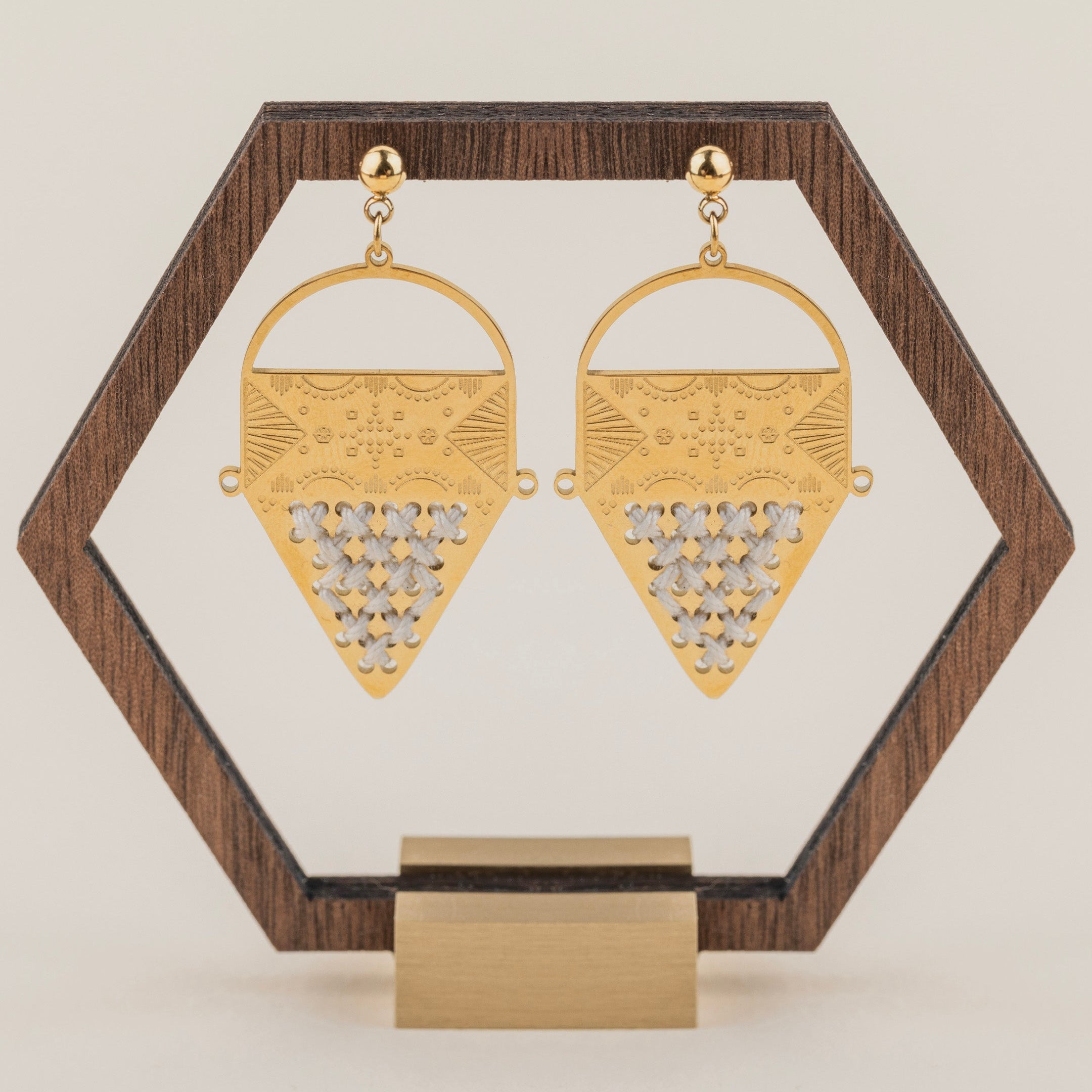 ORECCHINI PENDENTI TRIANGOLARI IN ORO 18K - Croci