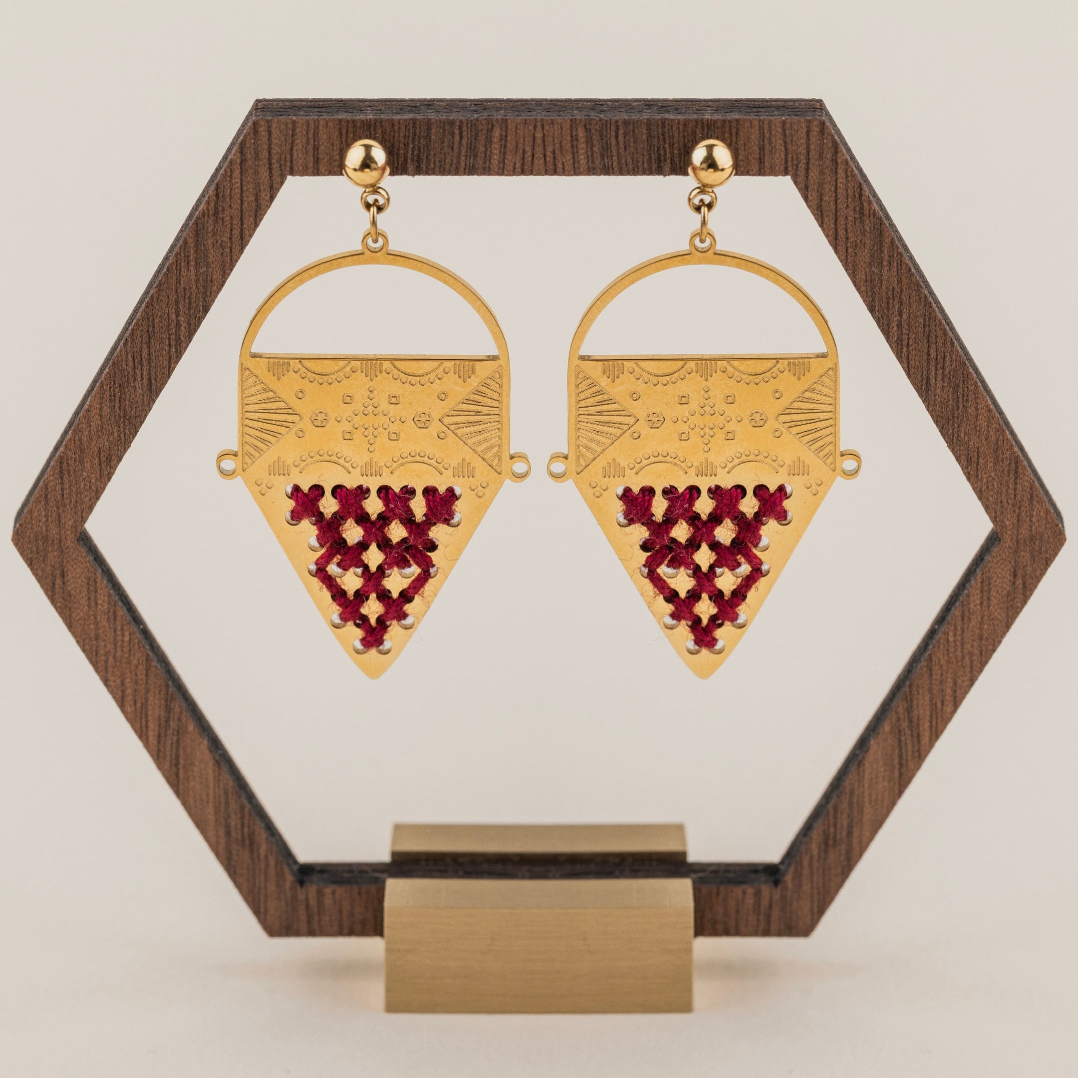 ORECCHINI PENDENTI TRIANGOLARI IN ORO 18K - Croci