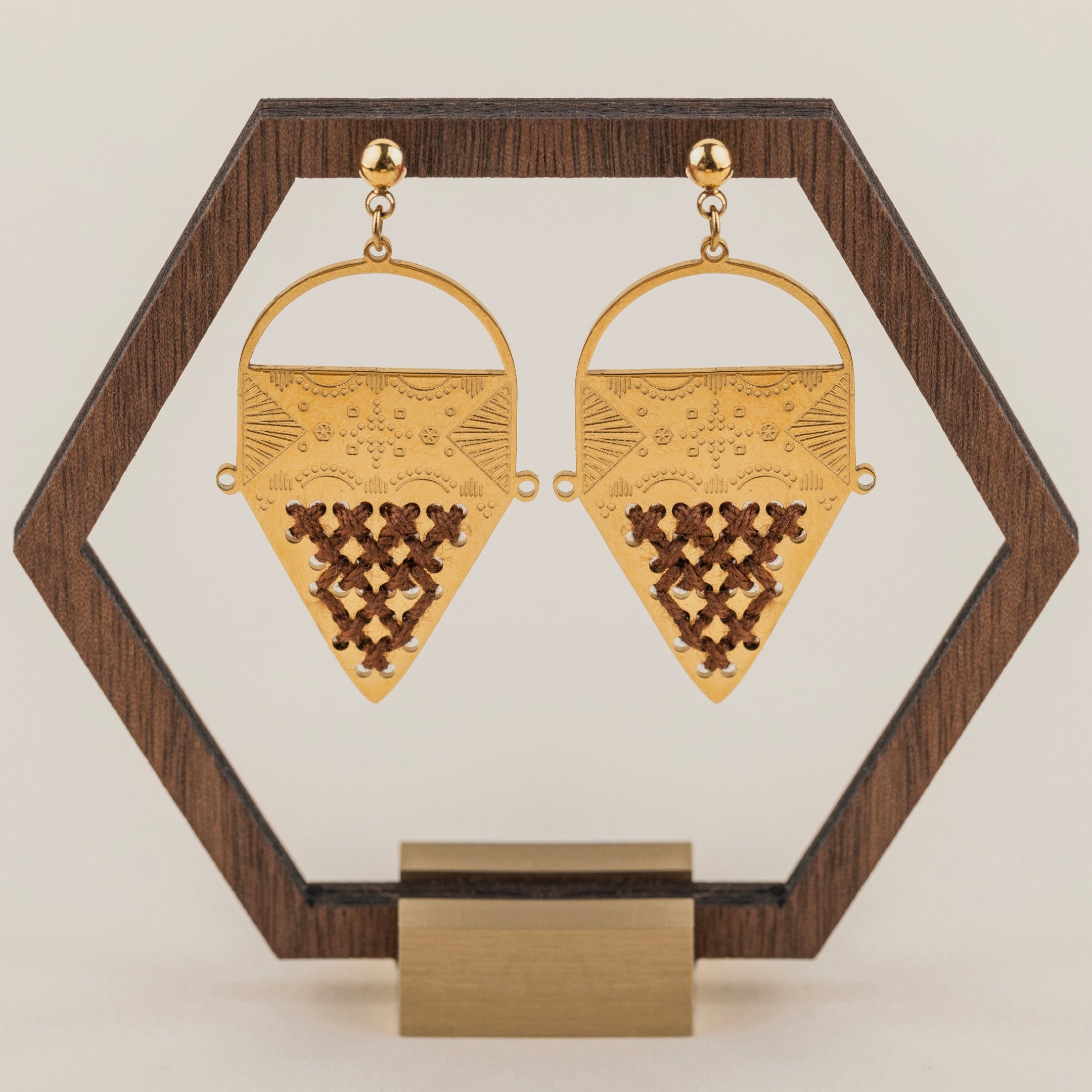 ORECCHINI PENDENTI TRIANGOLARI IN ORO 18K - Croci