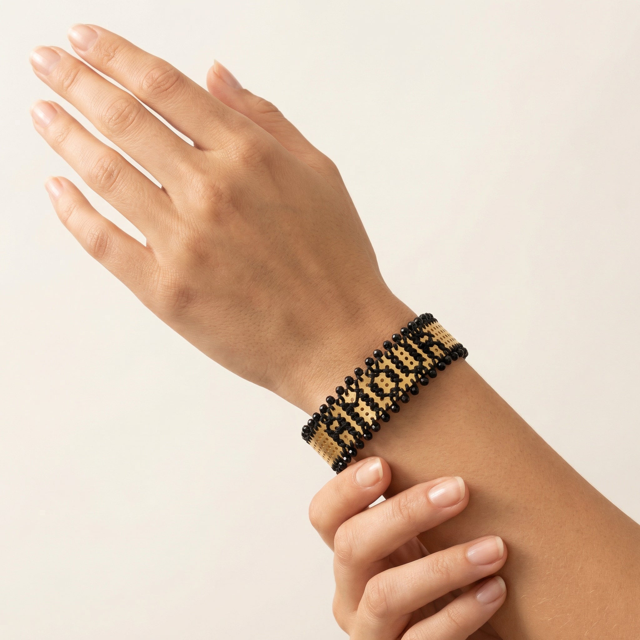 BRACCIALE BASSO CON PERLINE ORO - Personalizzabile